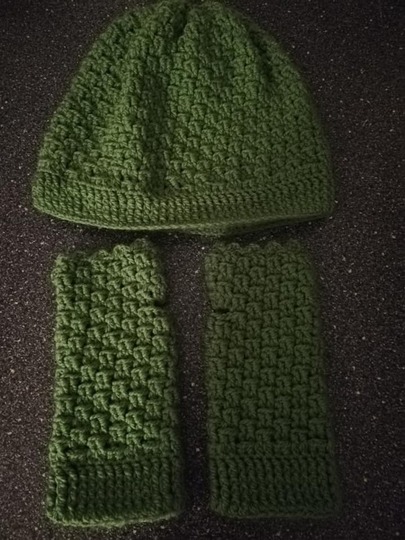 Häkelanleitung - Mützen- & Stulpen-Set "Schneekind"