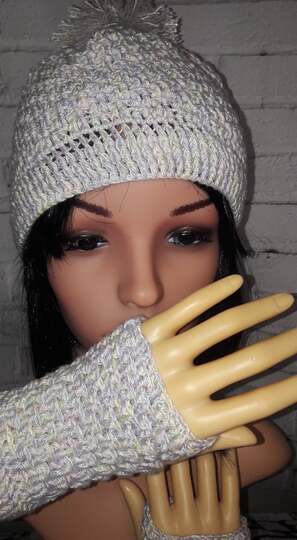 Häkelanleitung - Mützen- & Stulpen-Set "Schneekind"