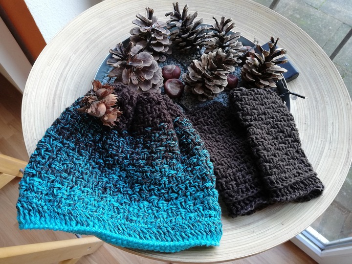 Häkelanleitung - Mützen- & Stulpen-Set "Schneekind"