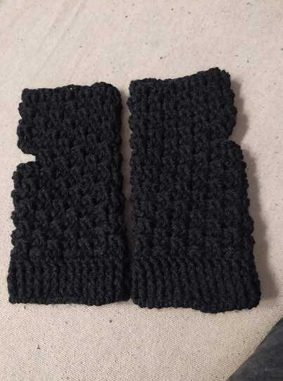 Häkelanleitung - Mützen- & Stulpen-Set "Schneekind"