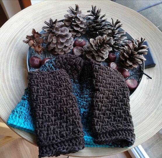 Häkelanleitung - Mützen- & Stulpen-Set "Schneekind"