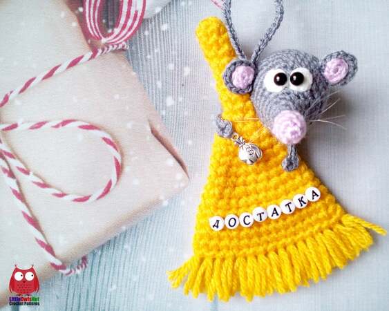 226 Crochet Pattern - Rat or Mouse on a Broom - Amigurumi PDF file by Knittoy CP