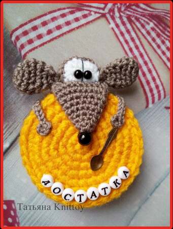 233 Crochet Pattern - Rat or Mouse with a Cheese - Amigurumi PDF file by Knittoy CP