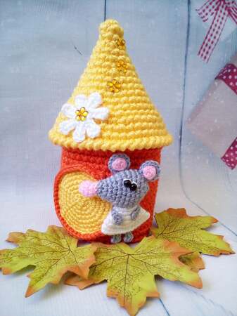 236 Crochet Pattern - Rat or Mouse in a summer house - Amigurumi PDF file by Knittoy CP