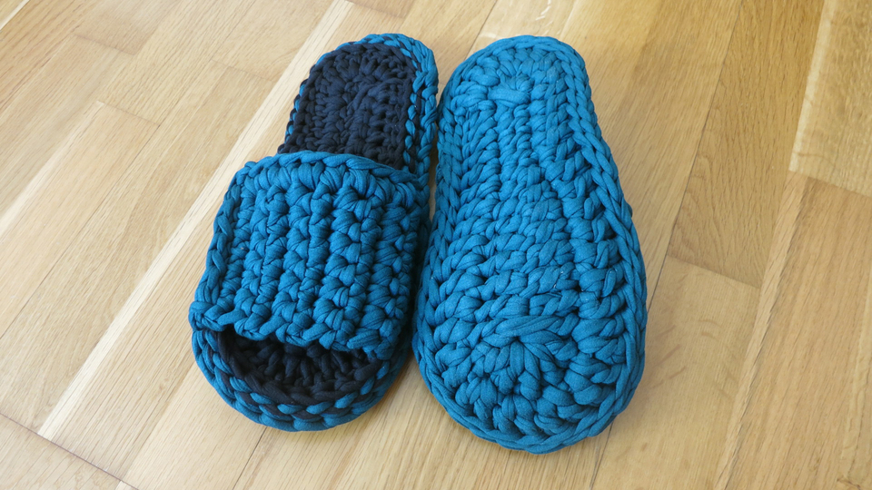 Slippers - footwear