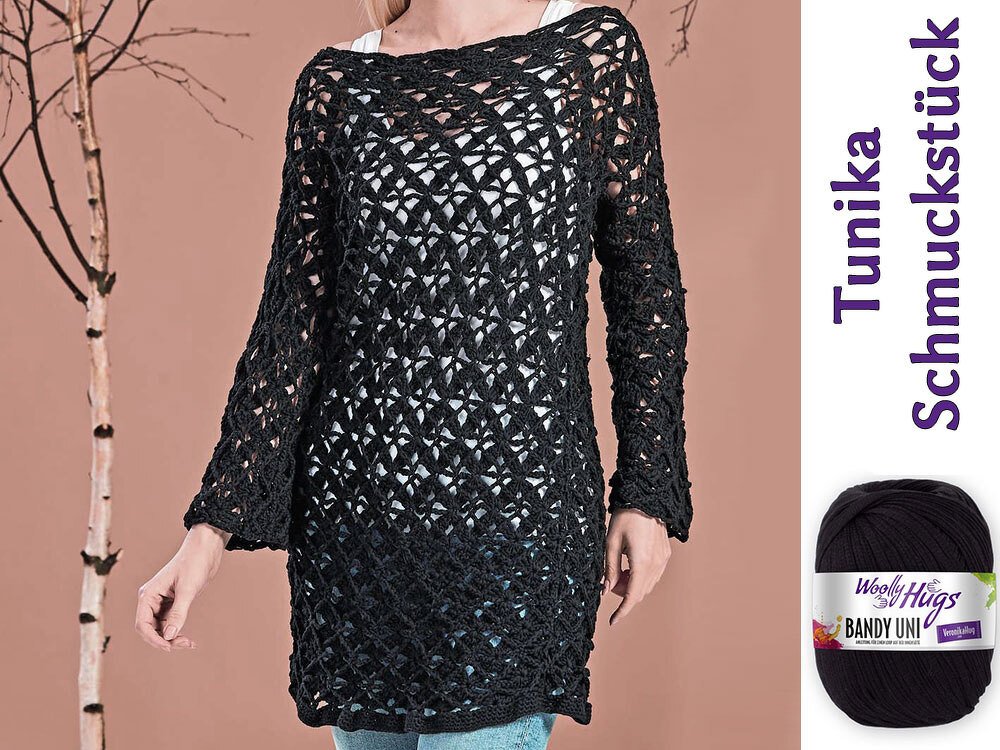 Schwarze gehäkelte Ajour-Tunika mit langen Ärmeln über weißem Top und Jeans