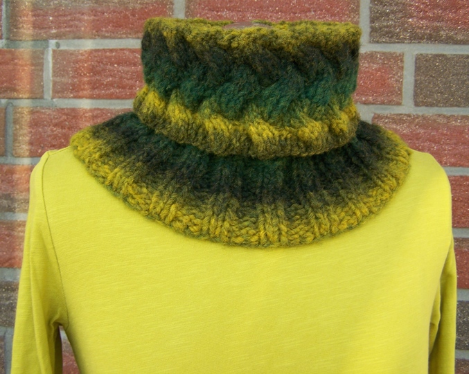 Strickanleitung für Kragenschal "Waldspaziergang"