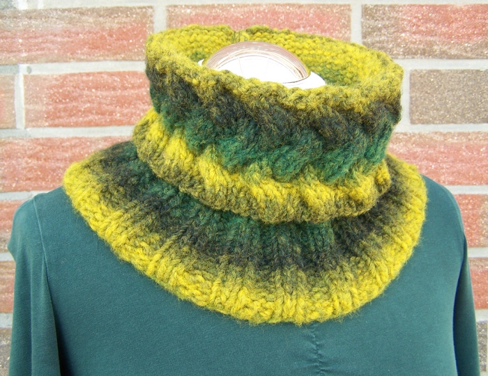 Strickanleitung für Kragenschal "Waldspaziergang"