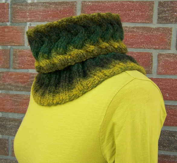 Strickanleitung für Kragenschal "Waldspaziergang"