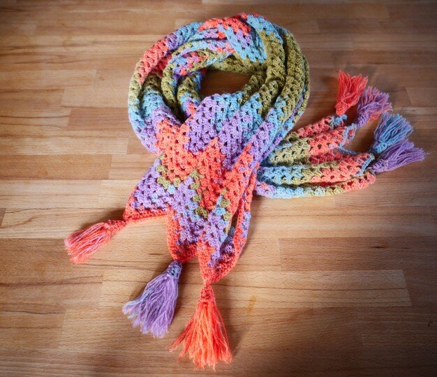 Häkelanleitung Grannyschal Niki