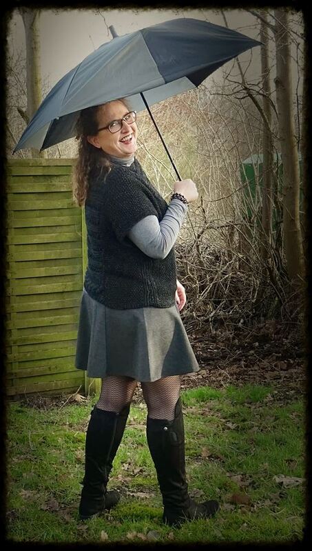 Strickanleitung Kurzponcho "Dunkle Beere" ( Ohne Maschenprobe/ für jede Größe) - Bild 5