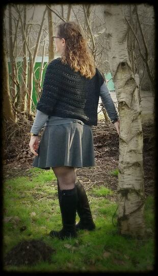 Strickanleitung Kurzponcho "Dunkle Beere" ( Ohne Maschenprobe/ für jede Größe)