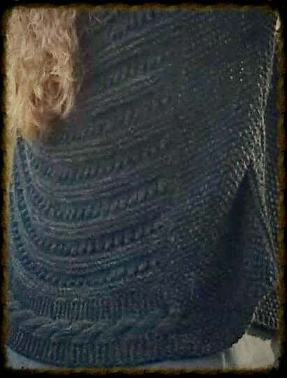 Strickanleitung Kurzponcho "Dunkle Beere" ( Ohne Maschenprobe/ für jede Größe)