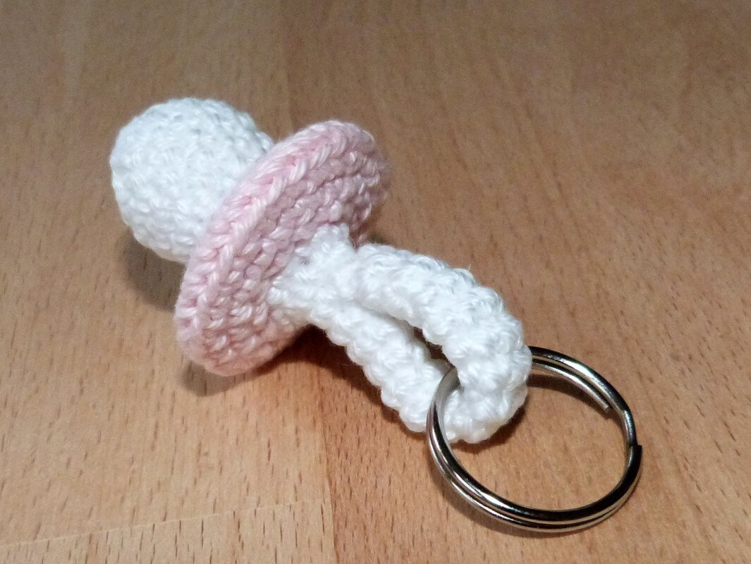 Häkelanleitung Schlüsselanhänger "Schnuller"