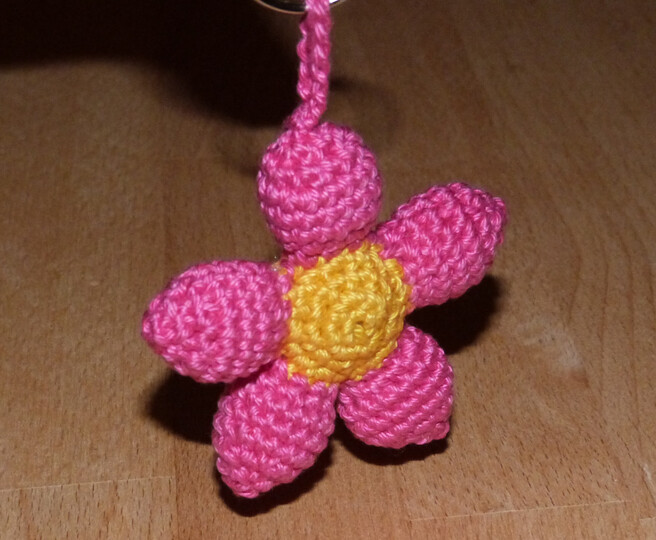 Häkelanleitung Schlüsselanhänger "Blüte"