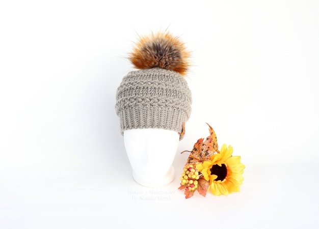 Beanie "Carol" (cable stitch,  all sizes, sporty or slouchy)