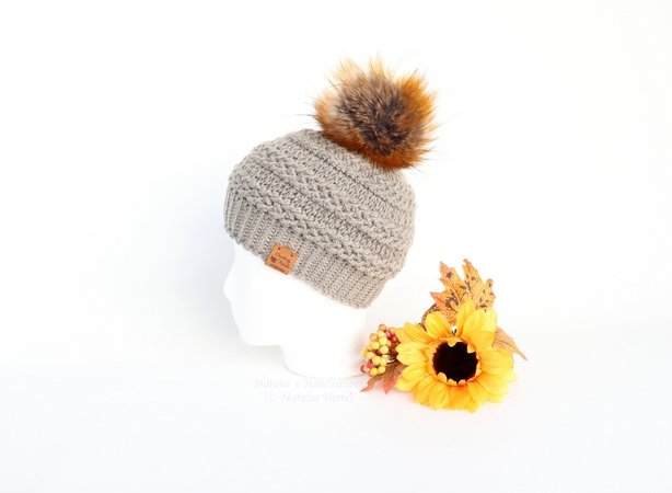 Beanie "Carol" (cable stitch,  all sizes, sporty or slouchy)