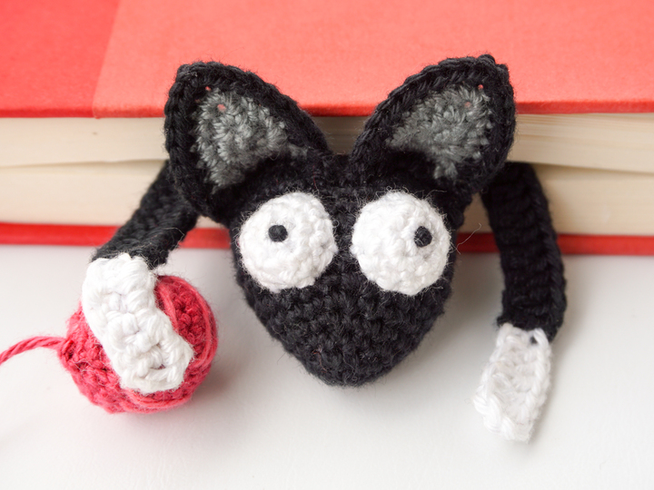 Amigurumi Crochet Cat Bookmark