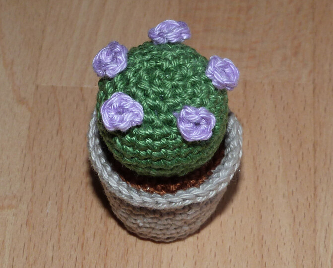 Häkelanleitung Schlüsselanhänger "Kaktus im Topf"