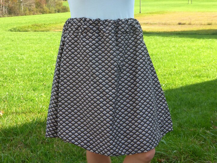 Damen - Ballonrock Magdalena Gr. 32 - 54