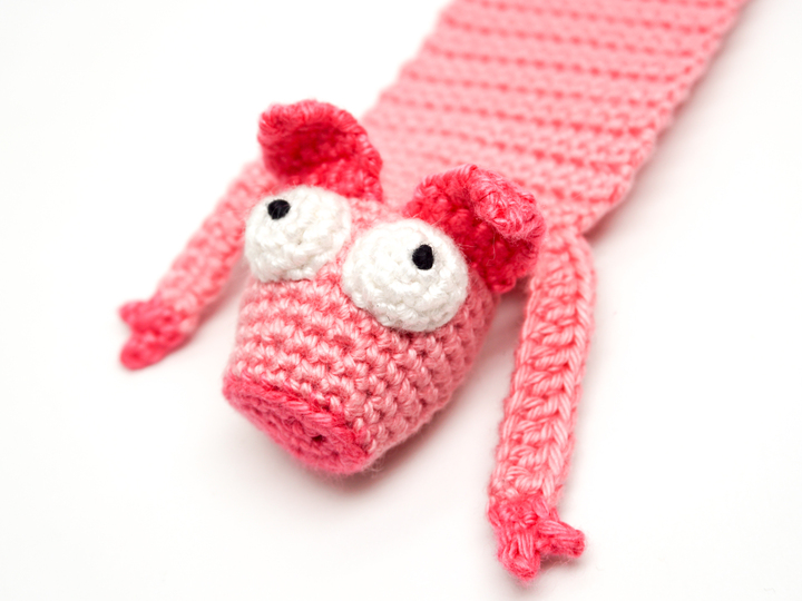 Amigurumi Crochet Pig Bookmark
