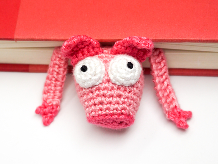Amigurumi Crochet Pig Bookmark