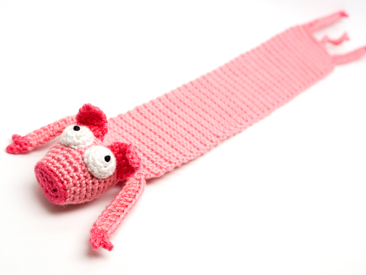 Amigurumi Crochet Pig Bookmark