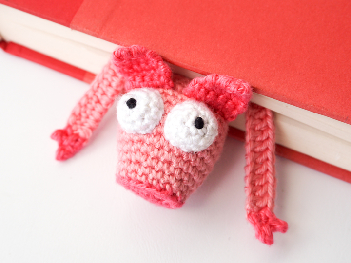 Amigurumi Crochet Pig Bookmark