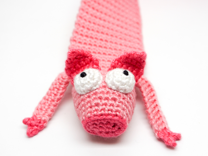 Amigurumi Crochet Pig Bookmark