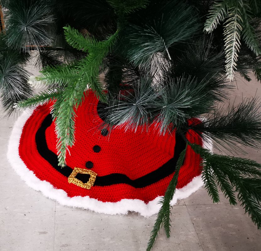 Christmas Tree Skirt - Image 4