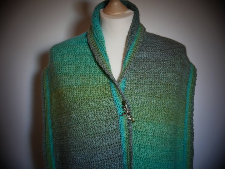 Häkelanleitung Schal „Suzy“ – Kuscheliger Blickfang für kalte Tage