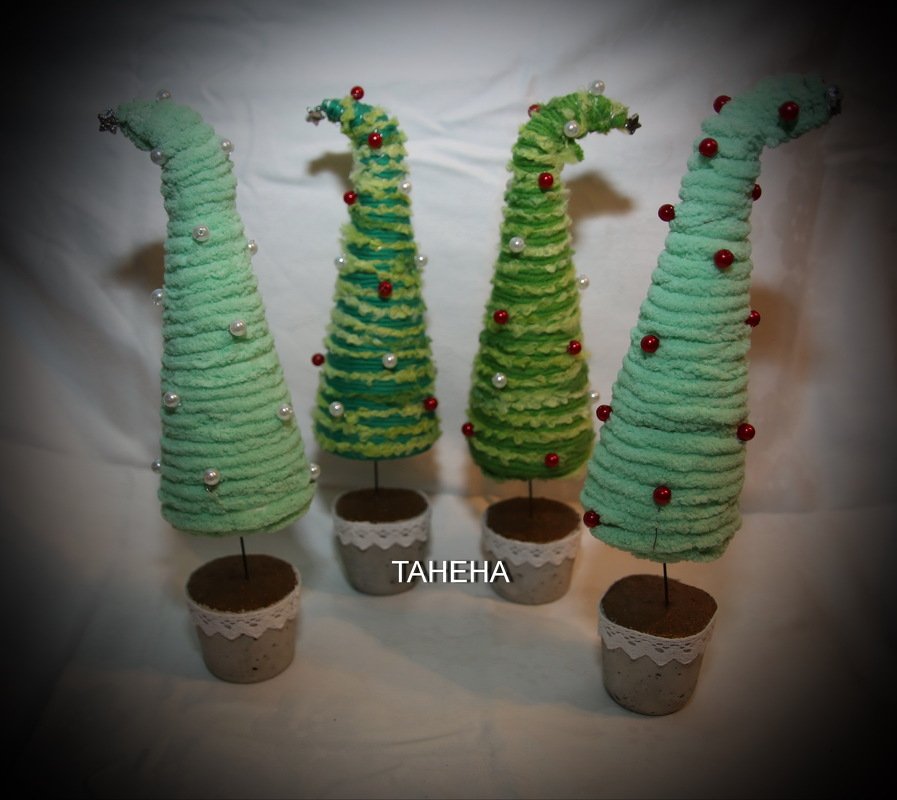 Weihnachtsdeko Christbaum mit Perlen und Betonständer Bastelanleitung