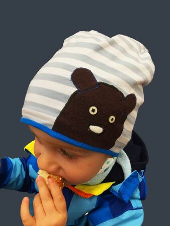 Nähanleitung + Schnittmuster: Kindermütze mit Bärenapplikation