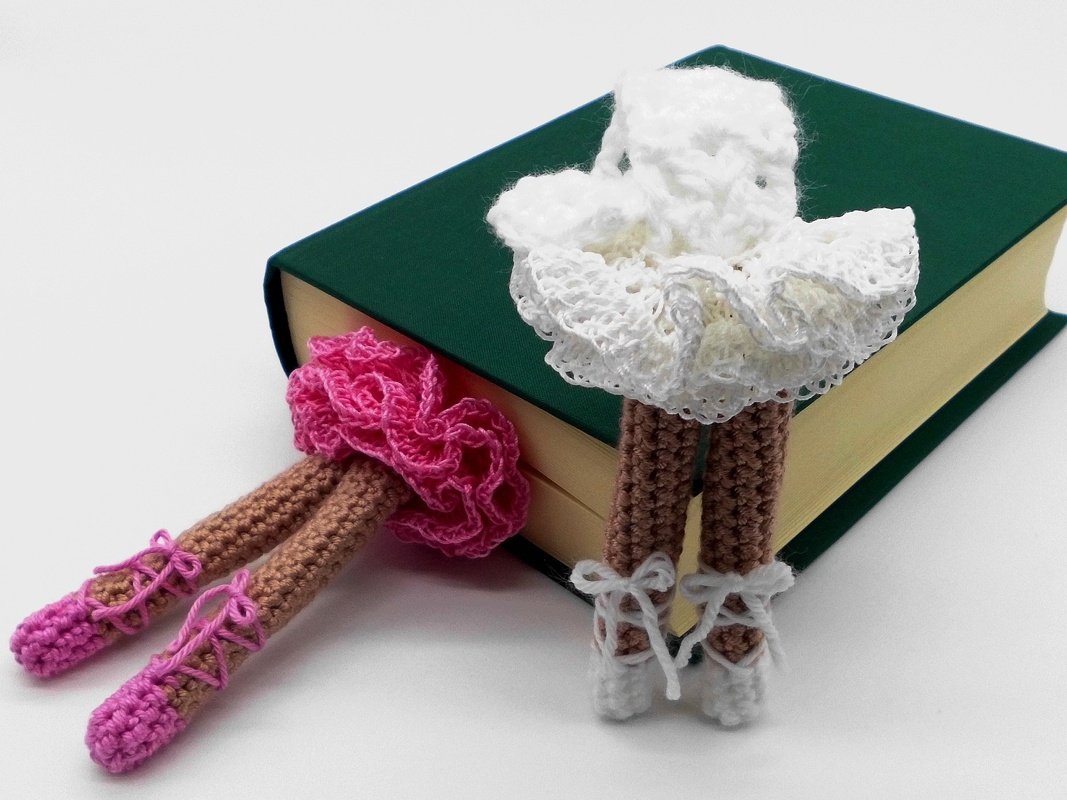 Bookmark ballerina - easy and fast from scraps of yarn