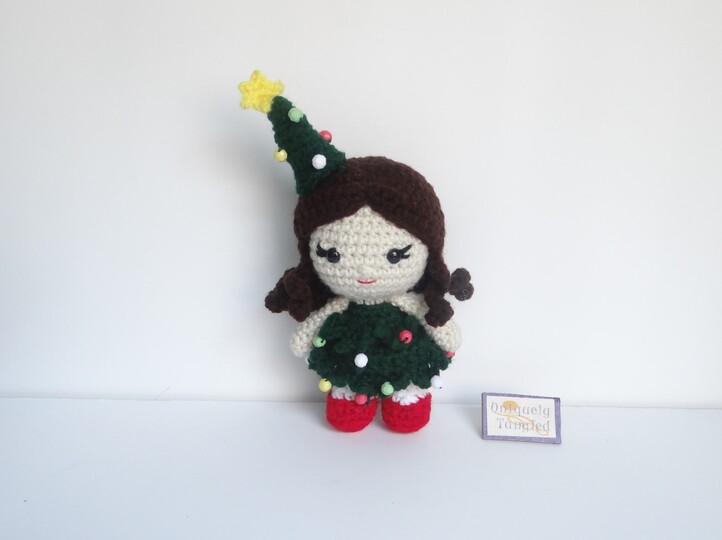 Christmas Pippa- Crochet Amigurumi PDF- English