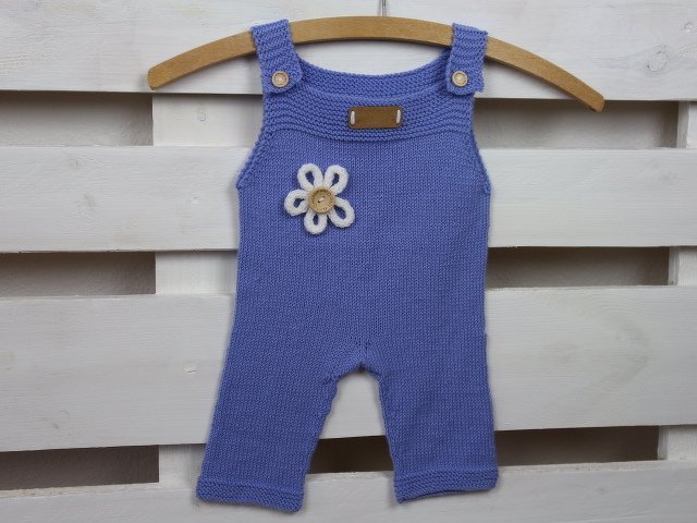 Strickanleitung Babystrampler "Flower Power"