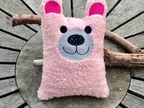 WärmeKissen Bärli Stickdatei ITH mit Inlett 13x18 16x26 24x36