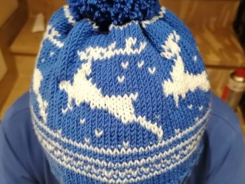 Mütze Rentier im Norwegermuster