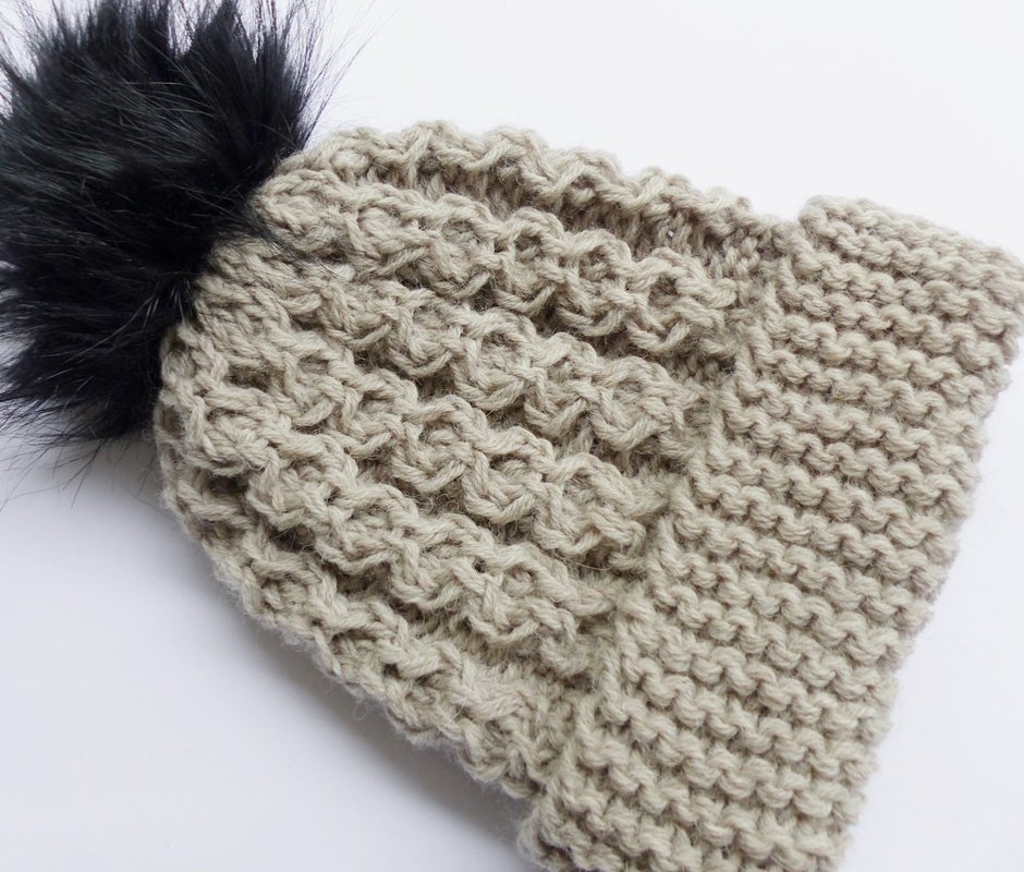 Mütze mit Zopfmuster