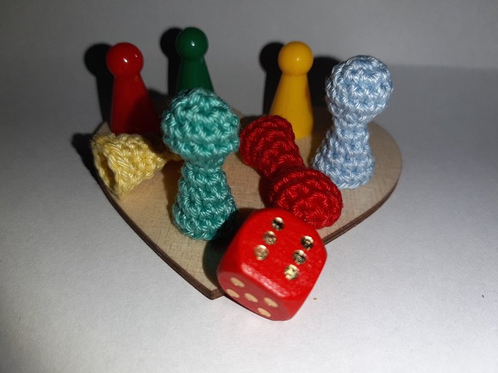 Häkelanleitung für kleine Spielfiguren