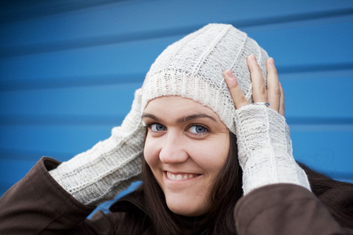 Strickanleitung Mütze und Stulpen Vogamari