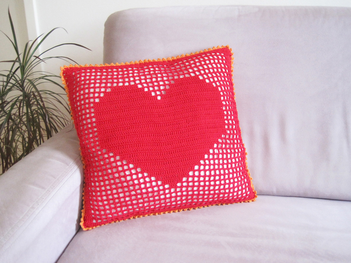 Häkelanleitung: Kissenbezug mit Herz