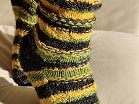 Kuschelige Sofasocken mit raffiniertem Muster 105