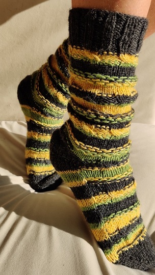 Kuschelige Sofasocken mit raffiniertem Muster 105