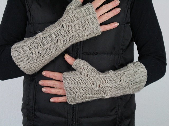 Knitting pattern Wristwarmer "Freja" - Image 3