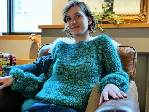 Häkelanleitung Pullover „Joan“ – modischer Pullover mit Akzente-Ärmeln