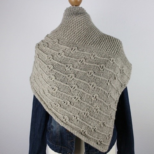 Strickanleitung Tuch „Frejas“ – Dreieckstuch mit Strukturmuster