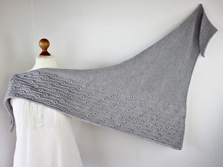 Strickanleitung Tuch „Frejas“ – Dreieckstuch mit Strukturmuster