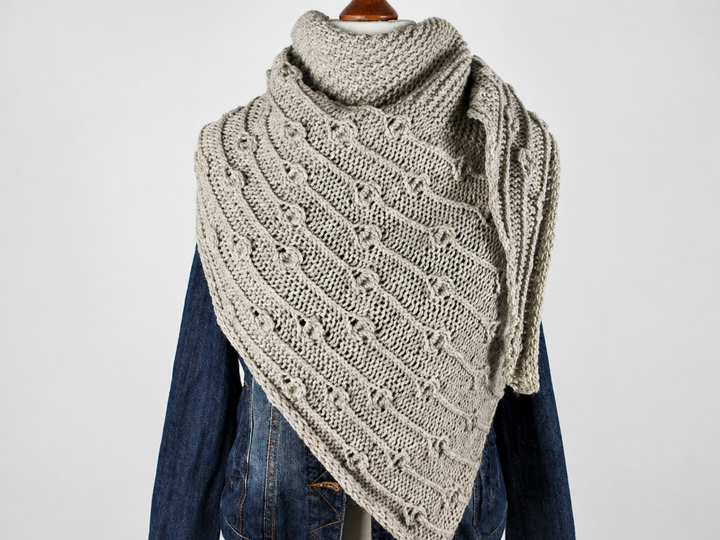 Strickanleitung Tuch „Frejas“ – Dreieckstuch mit Strukturmuster