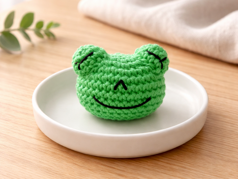Crochet Pattern Frog Pendant, crochet Frog Head